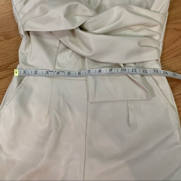 Kendall nd ylie ront ie trapless hite egan eather umpsuit - Picture 6 of 11